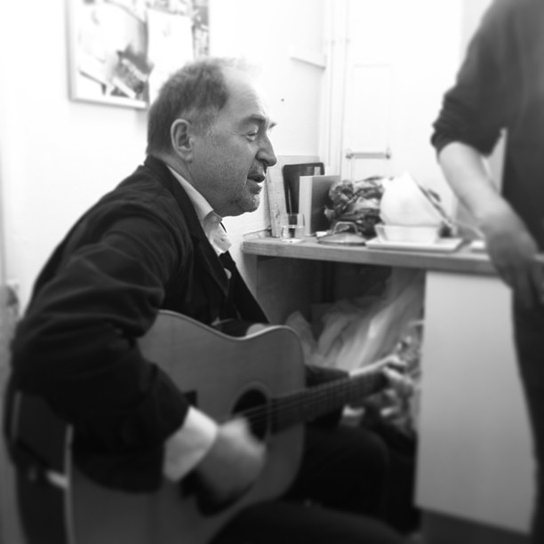 562444_500815256645574_516637744_n